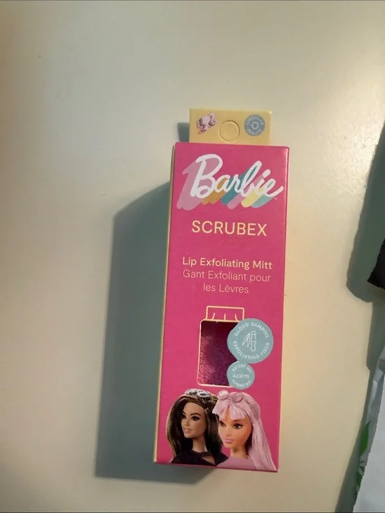 Barbie Lip Exfoliating Mitt - Bright Pink Packaging