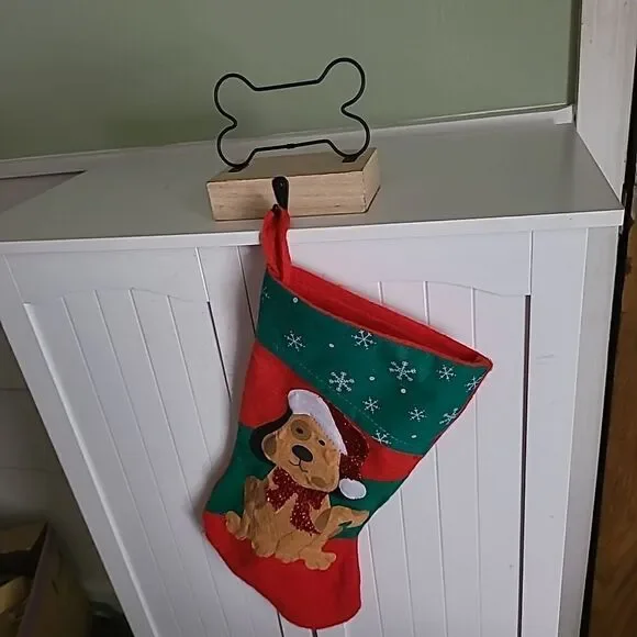 Pet Stocking and Hangar