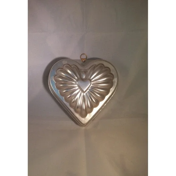 Vintage heart shaped copper‎ Jello mold