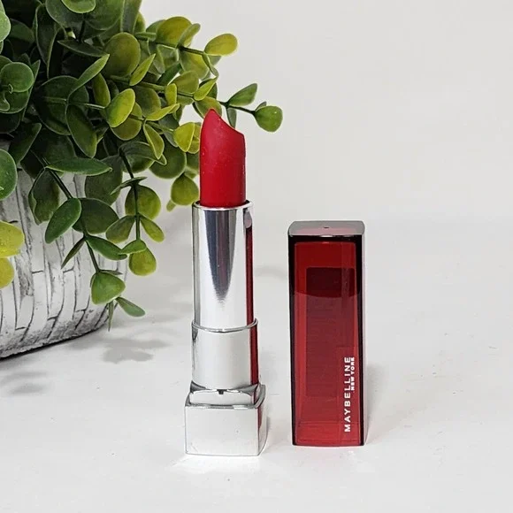 Maybelline Color Sensational The Creams Lipstick 895 On Fire Red 0.15oz / 4.2g