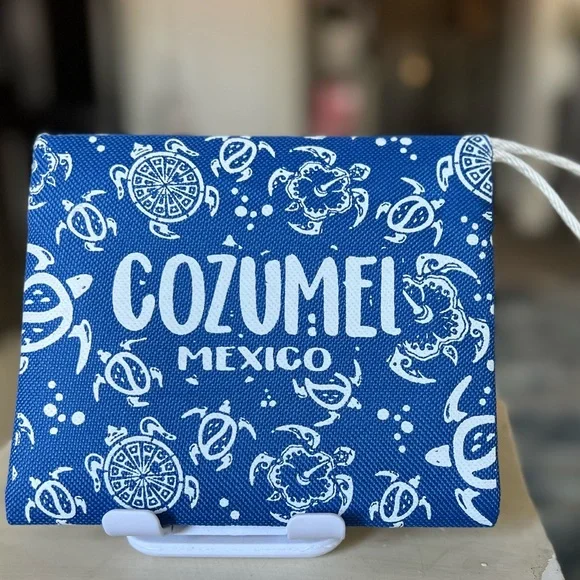 Elegant Blue and White Decor Accents with Floral Patterns