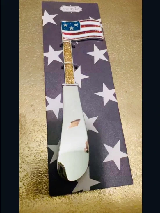 Mudd American Flag Handle Spreader in Red,White & Blue with Silver Plated Accent