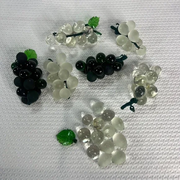 VTG Glass Grape (6) Clusters (& Loose)MCM Decorative Fruit Frosted Green White