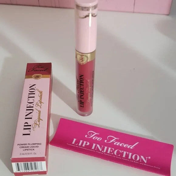 Too faced Lip Injection Liquid lipstick in Big Lip Energy