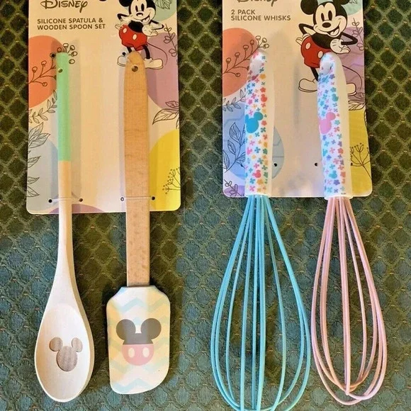 NEW Disney Mickey Mouse 4pc Bake Set