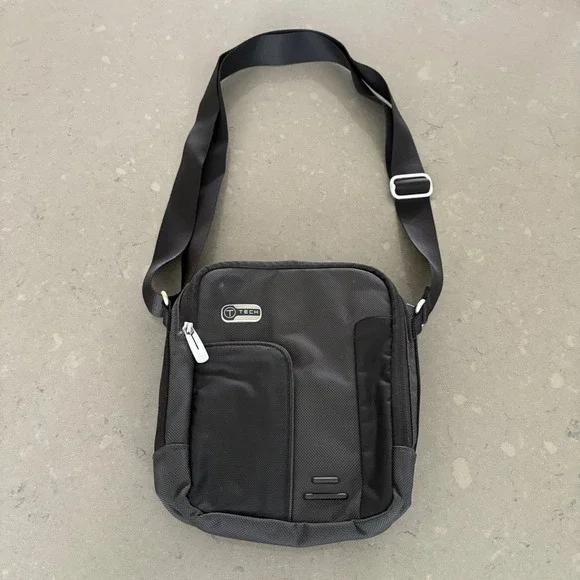 T-Tech by Tumi Black Ballistic Nylon Crossbody Bag Travel Organizer‎ Compact