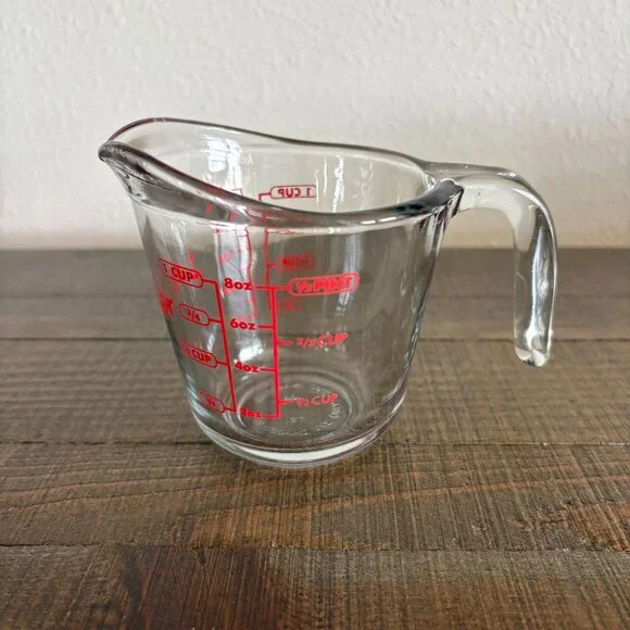 Anchor Hocking Glass Measuring Cup Red Lettering Handle 1 Cup 1/2 Pint Baking