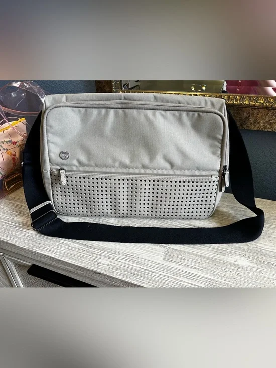EUC!!! Evernote x AbrAsus Men's Light Gray Messenger Bag with Black Strap