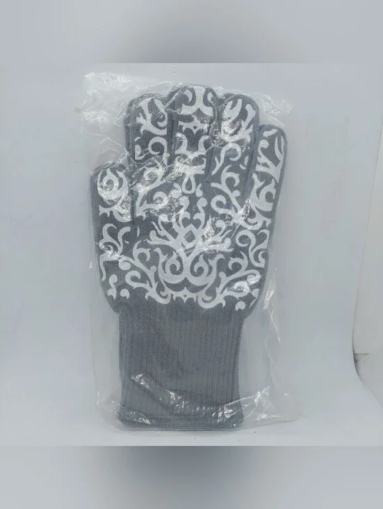 Temptations By Tara Oven Gloves Gray White 11.5