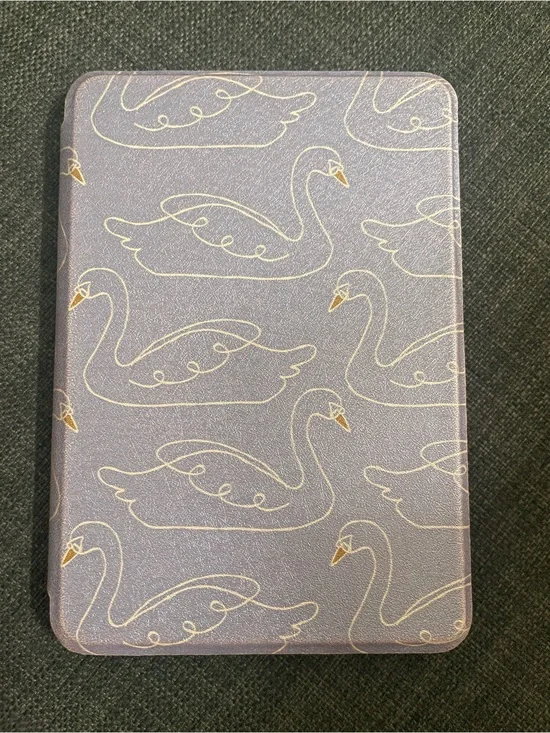 Page the Shop Kindle Case- Swan Song EUC
