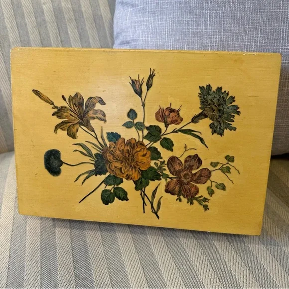 Floral Design Decoupage Box