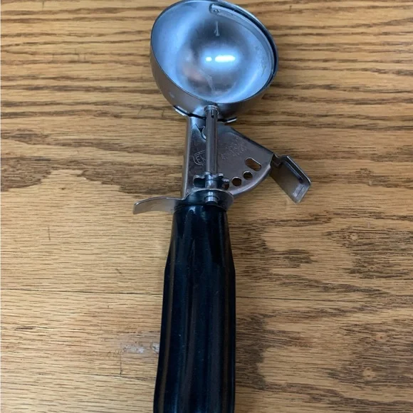 Vintage EKCO Miracle Black Handled Stainless Steel Ice Cream Scoop Vintage  USA