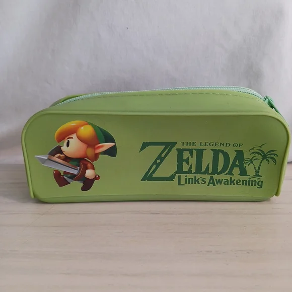 Nintendo Legend of Zelda Link's Awakening Green Silicone Pouch
