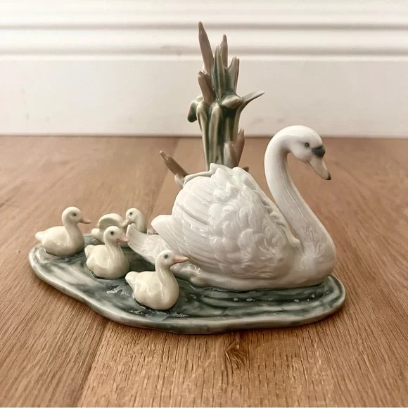 Lladro Fine Porcelain 