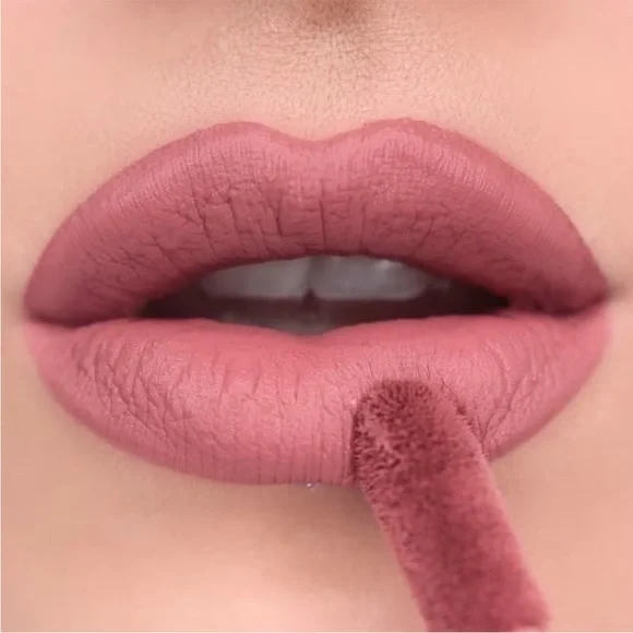 Makeup Revolution Matte Bomb Creamy Velvet Finish Liquid Lipstick - Fancy Pink