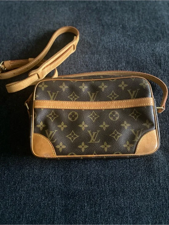 Louis Vuitton Trocadero 23 Monogram Canvas Shoulder/Crossbody, GUC