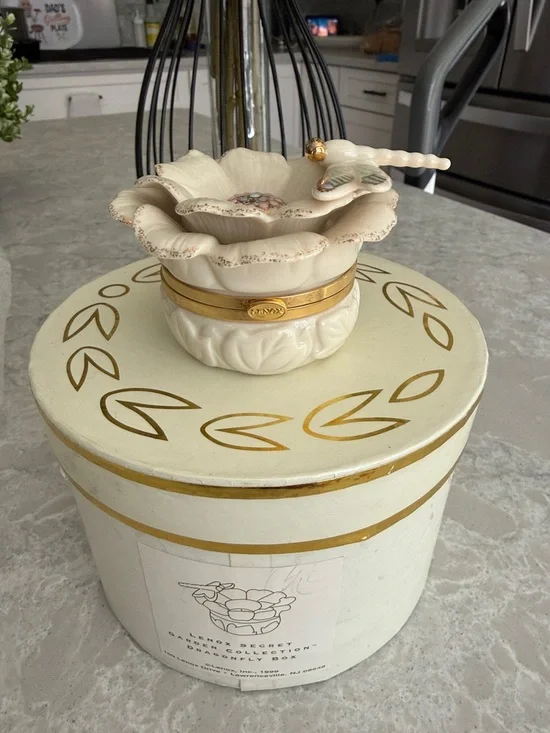 Lenox secret Garden collection, dragonfly box