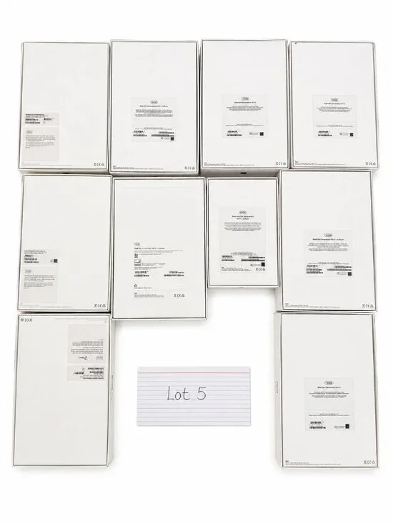 Lot # 5 of 10 Apple iPad Retail Boxes + Cases, charging cable.