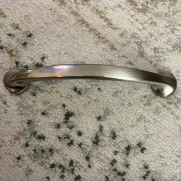 🛍🏙3️⃣ for $1️⃣5️⃣ 🆕 Closetmaid brushed satin nickel cabinet pull
