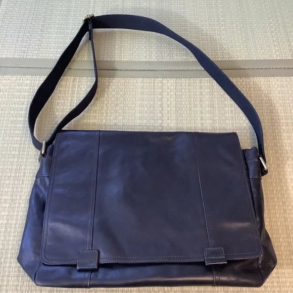 Fossil Black Leather Messenger Bag Unisex