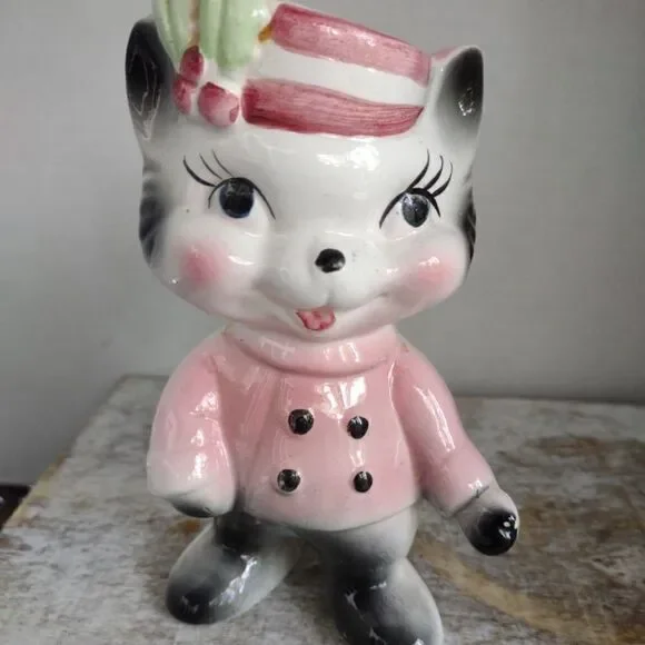 👍 Anthropomorphic Vintage Japan Ceramic Kitty Cat Figurine. C3