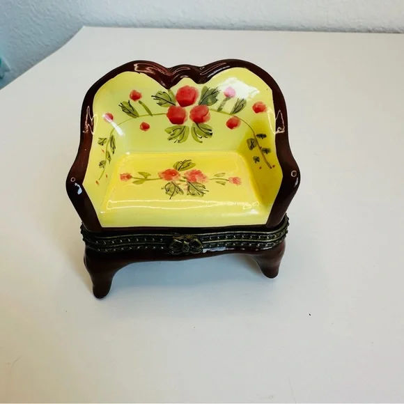 Floral Victorian Loveseat‎ Trinket Box