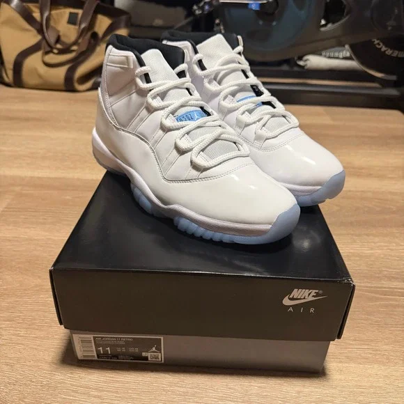 Air Jordan 11 Retro Columbia Legend Blue White Mens Size 11 CT8012-104 2024