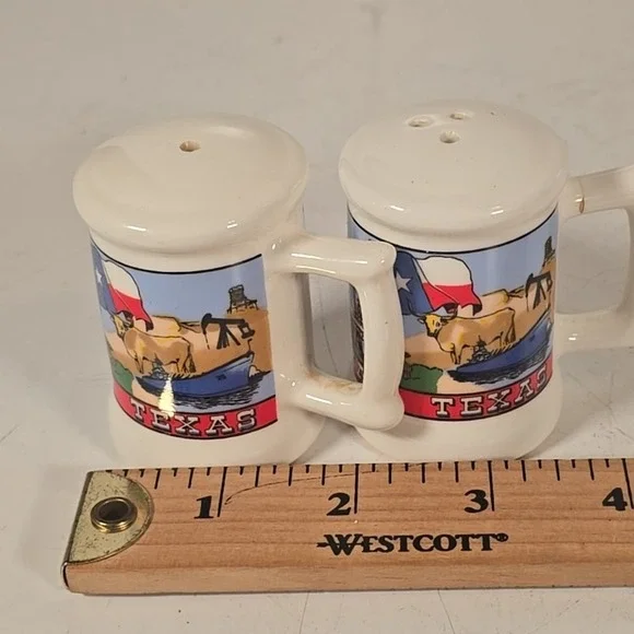 Vtg Collectible Souvenier Texas Beer Stein Shaped Ceramic Salt & Pepper Shakers‎