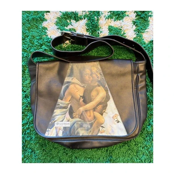 Sanctidade Messenger Bag Unisex OS Black Excellent Renaissance Graphic Crossbody