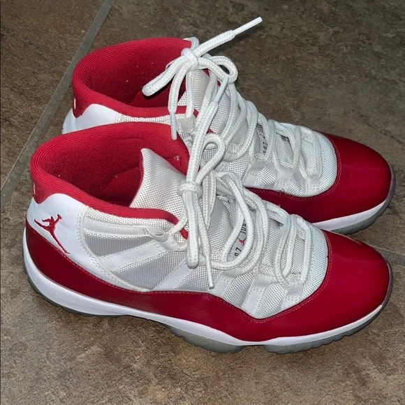 Air Jordan 11 Retro Cherry