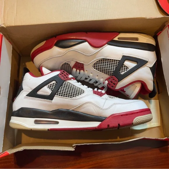 Air Jordan 4 Retro 'Fire Red'