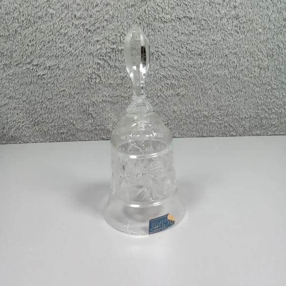 Violetta Hand Cut‎ 24% Lead Crystal Bell Made in Poland Starburst Pattern 7.5in