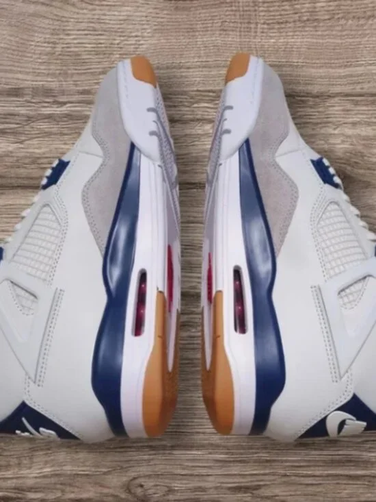 Air Jordan 4 Retro SB Navy Sneakers
