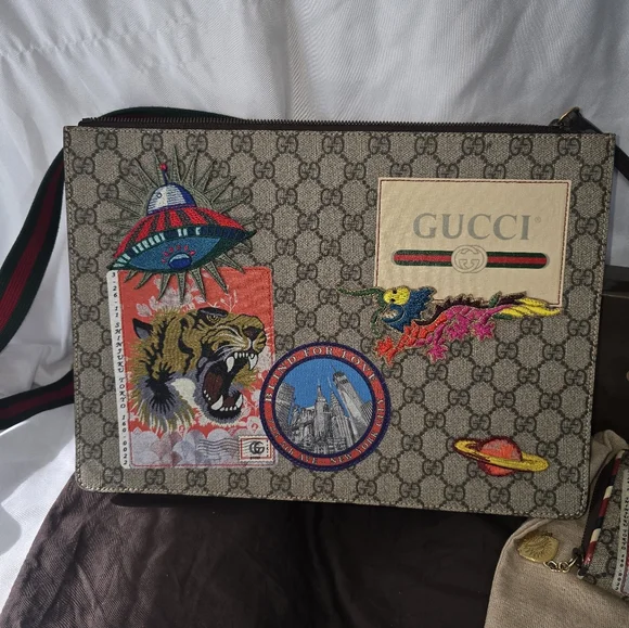 Gucci GG Limited Edition Supreme Courrier Messenger Crossbody Bag