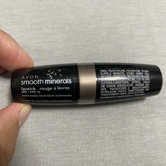 AVON Smooth Minerals Lipstick - Pink Quartz READ