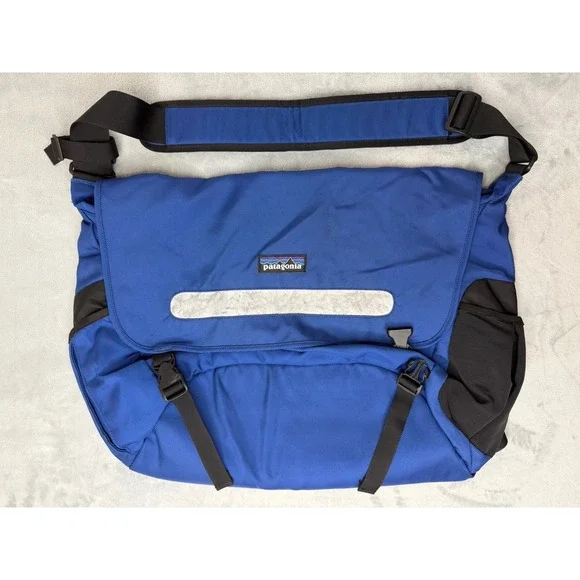 Patagonia Messenger Crossbody Shoulder Bag Large Blue Padded Laptop Utility Work