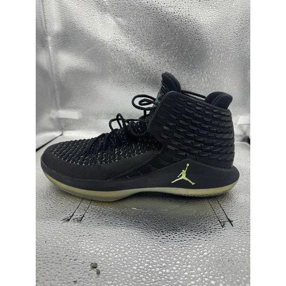 Size 10.5 - Air Jordan 32 Black Cat AA1253-003