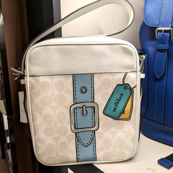 NWT Coach MEN's Hudson Crossbody 21 In Signature Canvas With Trompe L'oeil Print