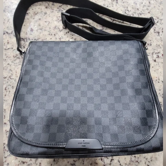 Louis Vuitton Daniel Damier Graphite Black And Grey Messenger Bag