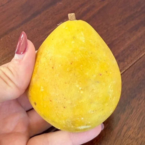 Italian Alabaster Pear Hand Carved Stone Fruit Realistic VTG Collectible Decor‎