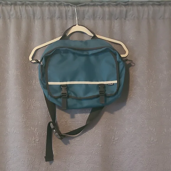 LL Bean Vintage Blue/Green Messenger Bag