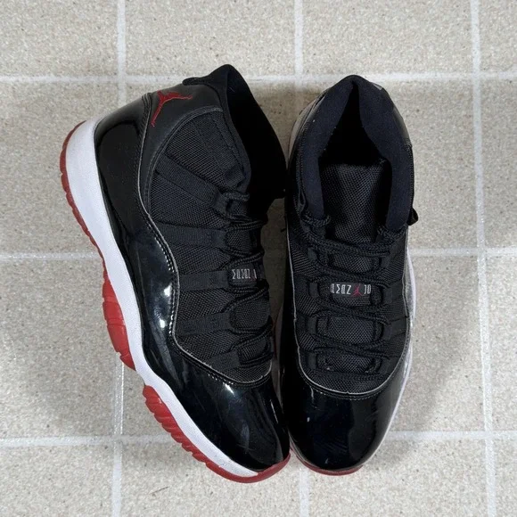Nike Air Jordan 11 Retro Bred 2019 Size 10.5 Black Red XI 378037-061