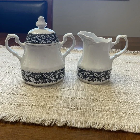 Vintage Sterling Colonial Ironstone J&G Meakin Sugar & Creamer ENGLAND Black