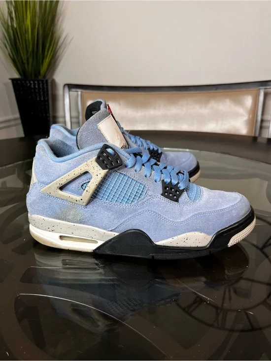 Nike Air Jordan 4 Retro University Blue Size 10