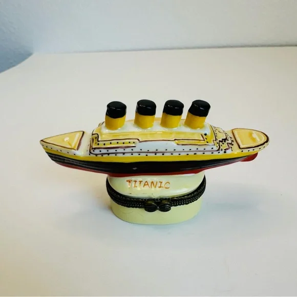 Titanic Ship Model Hinged Mini‎ Trinket Jewelry Box
