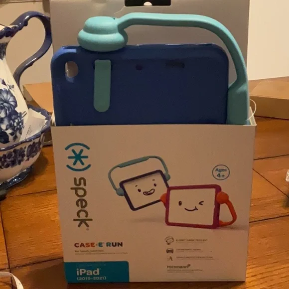 New in the box, this is a speck case for toddlers iPad case