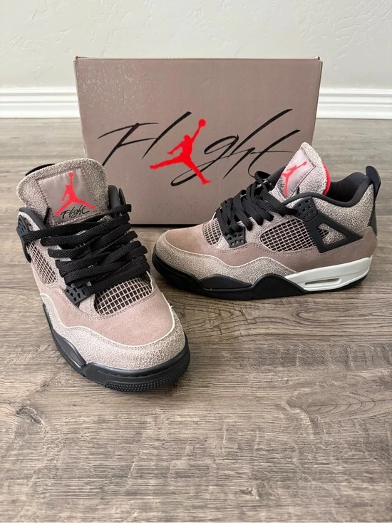 Nike Air Jordan 4 Retro Taupe Haze Mens Size 9 DB0732-200 OG Box Sneaker