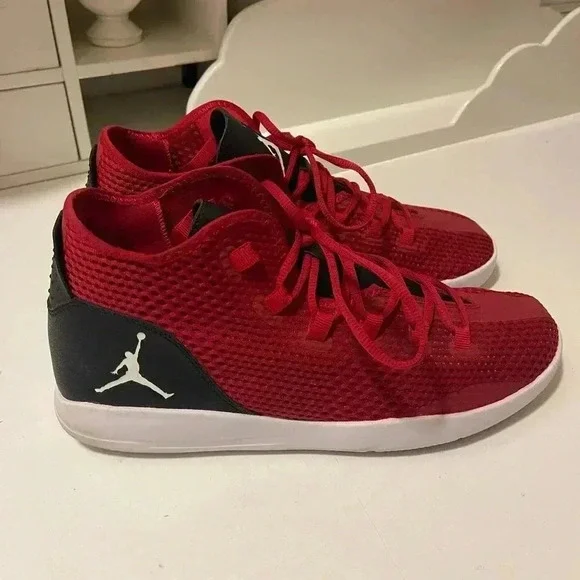Air Jordan Reveal Basketball Shoes Gym Red/Blk/White Size 13 great conditions