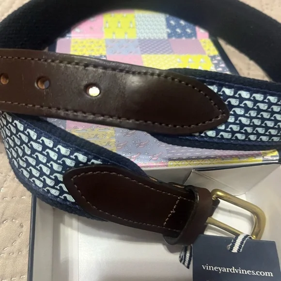 Vineyard Vines kids Navy and Brown Belt Bag Kids size 26