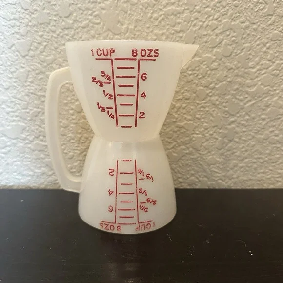 Tupperware Measuring Cup Hourglass Double Wet Dry 8 oz 1 cup Vintage Red Letter